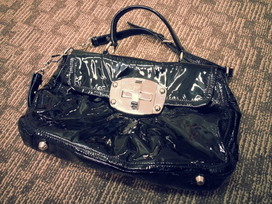ミュウミュウのパテントレザー　バッグの買取実績です。