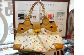ルイヴィトンのマルチカラー　ブロン　ウルスラの買取実績です。