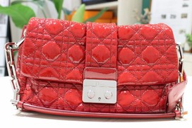ディオールの赤　パテント　カナ―ジュ　ニューロック　ショルダーバッグの買取実績です。