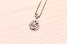 ダイヤモンドのダイヤモンド 0.66ct 0.41ct ネックレスの買取実績です。
