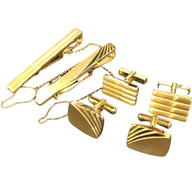 金のK18 カフスボタン&ネクタイピン 計4点の買取実績です。