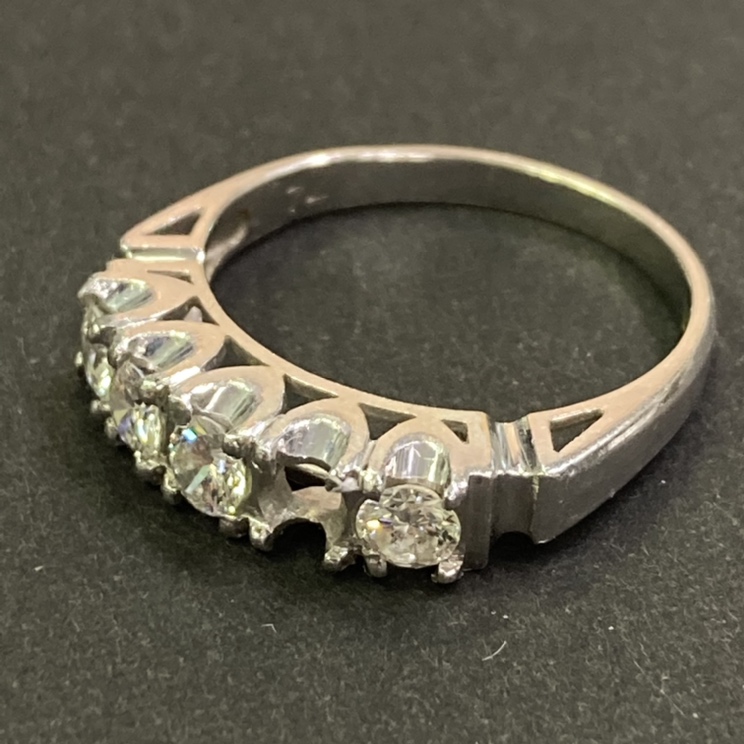 ダイヤモンドのPt900 0.74ct 石取れダイヤモンドリングの買取実績です。