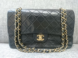シャネルの1番台 ラムスキン ダブルフラップ マトラッセの買取実績です。