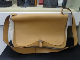 エルメスのコロラドGM　ショルダーバッグの買取実績です。