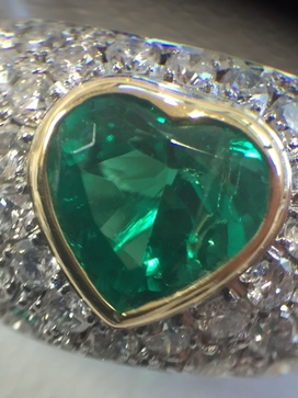 エメラルドのエメラルド2.5ct　メレダイヤ　3.5ctの買取実績です。