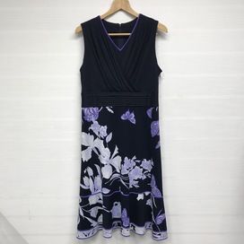 レオナールの19年製　ネイビー　花柄　ノースリーブワンピースの買取実績です。