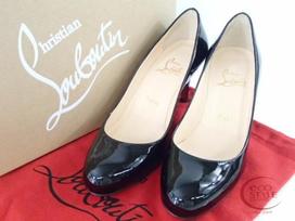 クリスチャンルブタンのラウンドトゥ　パテント　パンプスの買取実績です。
