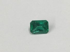 エメラルドのエメラルド　スール　1,7ctの買取実績です。