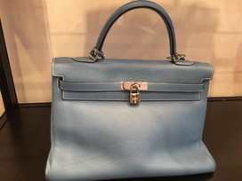 エルメスのケリー35　トリヨンクレマンス　ブルージーンの買取実績です。
