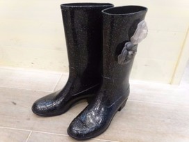 シャネルのカメリア　レインブーツの買取実績です。