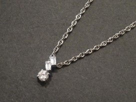 ダイヤモンドの0.5ct　ネックレスの買取実績です。
