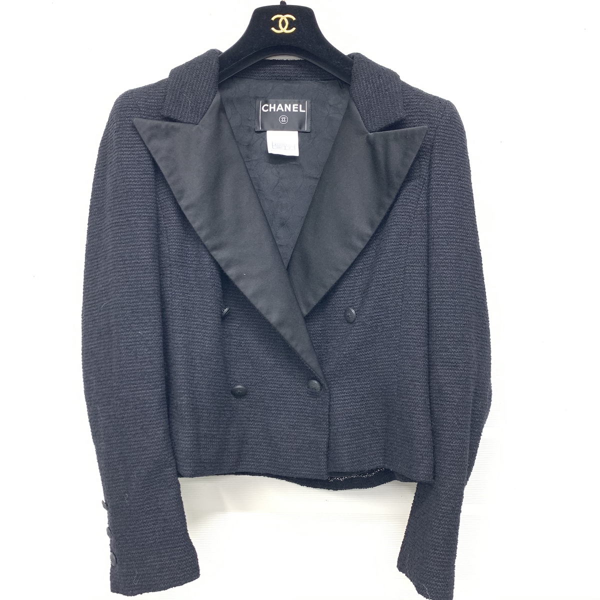 シャネルのジャケットの黒 05P ピークドラペル ダブルジャケットの買取実績 2020年3月9日公開情報｜ブランド品・洋服の宅配/出張買取