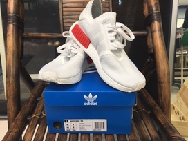 アディダスのNMD_R1　ランナーの買取実績です。