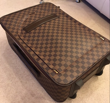 ルイヴィトン(LOUIS VUITTON) ペガス55 キャリーバッグの買取を致しました！状態は使用感はございますが、傷も少なくきれいな状態です。