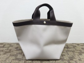 エルベシャプリエの舟型トートバッグ コーテッドキャンバス　マスティック×モカの買取実績です。
