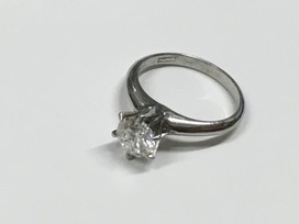 ダイヤモンドの宝石　ダイアモンド　1,02ct　H　VSの買取実績です。