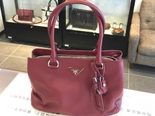 プラダ プラダ（PRADA）　2way　カーフ型押しバッグ 買取実績です。