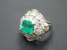 エメラルド(emerald)のリング買取ならエコスタイル銀座本店へ状態は
