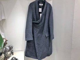 ウミットベナンのネイビー　ビリングコートの買取実績です。