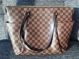 ルイヴィトンのダミエ　トータリーMMの買取実績です。