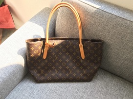 ルイヴィトンの2012年　ラスパイユの買取実績です。
