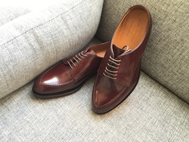 ジャランスリワヤのガラスレザー　Vチップシューズの買取実績です。