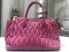 ミュウミュウのピンク マテラッセの買取実績です。