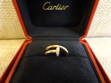 カルティエ(Cartier)のジュストアンクルリングを買取しました。カルティエ買取ならエコスタイル銀座本店にお任せ下さい。状態は若干の小傷のあるお品物になります。