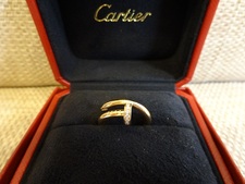 カルティエ(Cartier)のジュストアンクルリングを買取しました。カルティエ買取なら銀座本店にお任せ下さい。状態は若干の小傷のあるお品物になります。