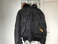 パラジャンパーズ(PARAJUMPERS)GOBIダウンを売るなら新宿店へお越しください。状態は通常使用感のあるお品物です。