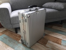 リモワ(rimowa)のクラシックフライトのキャリーケースを買取しました。新宿店です。状態は中古良品です