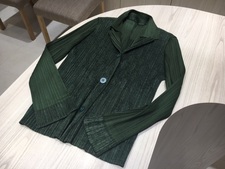イッセイミヤケ　プリーツプリーズ グリーン　2013年製　シャツジャケット 買取実績です。
