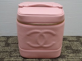 シャネルのピンク キャビアスキンバニティの買取実績です。