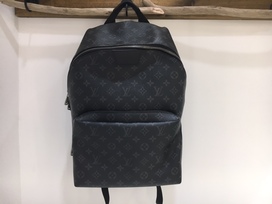 ルイヴィトンのモノグラム・エクリプス　アポロ・バックパック　17年製の買取実績です。