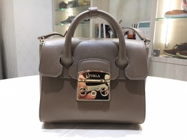 フルラのグレー メトロポリス S サッチェル バッグの買取実績です。