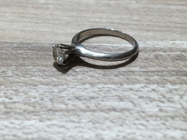 ダイヤモンドの0.4ct　立て爪　ダイヤモンドリングの買取実績です。
