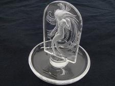 ラリック(lalique)のナイアード リングトレイを買取ならへ状態は傷などなく非常に良い状態のお品物です。