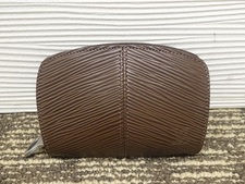 ルイヴィトン(louisvuitton)の買取なら銀座本店がおすすめです。状態は通常使用感があるお品物です。