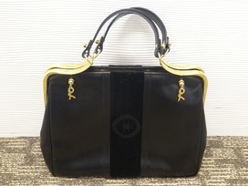 ロベルタ ディ カメリーノのブラック カラベラ ハンドバッグの買取実績です。