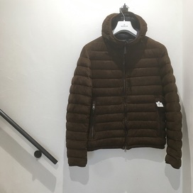 モンクレールのNOAH スエードレザー フーデッドダウンジャケットの買取実績です。