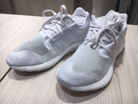 ワイスリーの白　×アディダス　ピュアブーストの買取実績です。