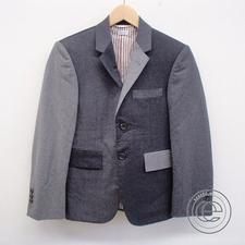 にてトムブラウン（THOM BROWNE）のジャケットをお買取致しました。状態は新品同様品でございます。