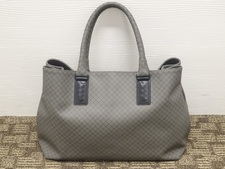 銀座本店でボッテガヴェネタ(bottegaveneta)のトートバッグを買取致しました。状態は通常使用感があるお品物です。