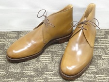 銀座本店にてクロケットジョーンズ(crockett&jones)のチャッカブーツを買取致しました。状態は未使用品です。