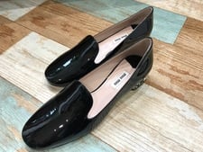 ミュウミュウ(Miu Miu)の靴を高価買取しております。です。状態は通常使用感があるお品物です。