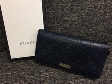 グッチ(gucci)シマのラウンドファスナー長財布を買取しました。｜宅配買取なら状態は傷もなく、使用感の少ないお品物になります。