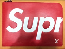 ルイヴィトン×シュプリーム(supreme)のバッグを買取ました。渋谷店です。状態は新品と言って良い程、綺麗な状態です。