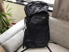 アークテリクス(ARC'TERYX)のバックパックをお買取いたしました。状態は傷などなく非常に良い状態のお品物です。