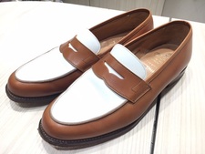 クロケット＆ジョーンズ（CROCKETT&JONES）のローファーを買取ました、渋谷店です。状態はつま先のコバ部分だけ傷が目立ちます。