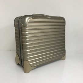 リモワの920.40 トパーズチタニウムビジネストローリー 29Lの買取実績です。